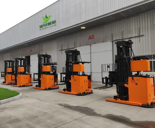 凌鳥智能AGV倉儲機(jī)器人 引領(lǐng)智能時代的物流行業(yè)變革